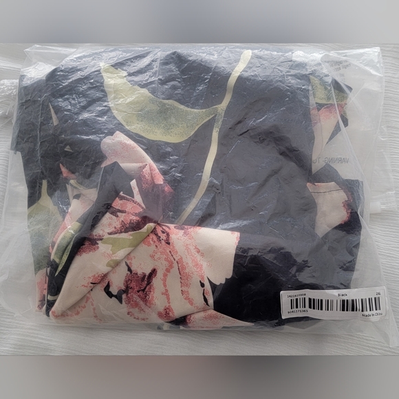 Allover Print Halter Dress Size 2XL - Picture 5 of 5